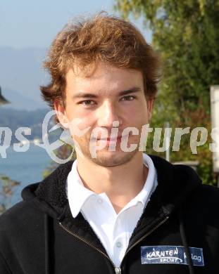 Kaernten Sport. Package Uebergabe. Andreas Kopeinig  (Triathlon). Klagenfurt, 26.9.2011.
Foto: Kuess
---
pressefotos, pressefotografie, kuess, qs, qspictures, sport, bild, bilder, bilddatenbank