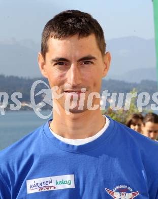 Kaernten Sport. Package Uebergabe. Hans-Joerg Leopold (Radsport). Klagenfurt, 26.9.2011.
Foto: Kuess
---
pressefotos, pressefotografie, kuess, qs, qspictures, sport, bild, bilder, bilddatenbank