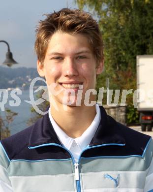 Kaernten Sport. Package Uebergabe. Florian Gugg (Schispringen). Klagenfurt, 26.9.2011.
Foto: Kuess
---
pressefotos, pressefotografie, kuess, qs, qspictures, sport, bild, bilder, bilddatenbank