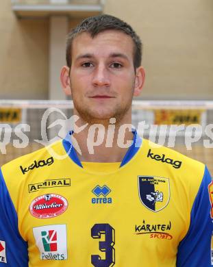 Volleyball. Aich/Dob. Mannschaftsfoto. Portraitfoto. Michal Hruska. Bleiburg, 25.9.2011.
Fotos: Kuess
---
pressefotos, pressefotografie, kuess, qs, qspictures, sport, bild, bilder, bilddatenbank