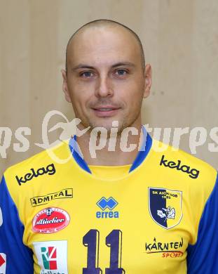 Volleyball. Aich/Dob. Mannschaftsfoto. Portraitfoto. Zhivko H. Kolev. Bleiburg, 25.9.2011.
Fotos: Kuess
---
pressefotos, pressefotografie, kuess, qs, qspictures, sport, bild, bilder, bilddatenbank