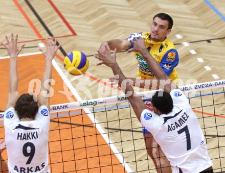 Volleyball. Eroeffnung Jufa Arena in Bleiburg. Heimstaette SK Aich/Dob.   Nemanja Bozic. Bleiburg, am 25.9.2011.
Foto: Kuess
---
pressefotos, pressefotografie, kuess, qs, qspictures, sport, bild, bilder, bilddatenbank