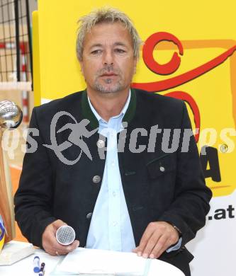 Volleyball. Eroeffnung Jufa Arena in Bleiburg. Heimstaette SK Aich/Dob.   Marijan Velik. Bleiburg, am 25.9.2011.
Foto: Kuess
---
pressefotos, pressefotografie, kuess, qs, qspictures, sport, bild, bilder, bilddatenbank