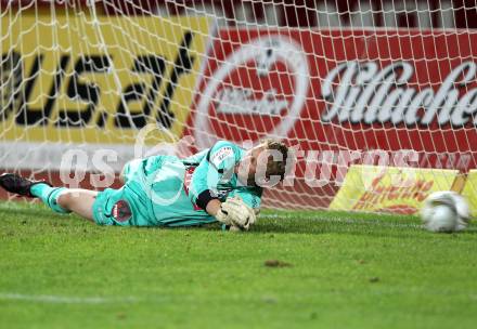 Fussball. Erste Liga. RZ Pellets WAC/St. Andrae gegen Cashpoint SCR Altach. Elfmeter. Christian Dobnik (WAC). Wolfsberg, 30.9.2011. 
Foto: Kuess

---
pressefotos, pressefotografie, kuess, qs, qspictures, sport, bild, bilder, bilddatenbank