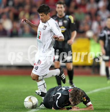 Fussball. Erste Liga. RZ Pellets WAC/St. Andrae gegen Cashpoint SCR Altach. Markus Kreuz, (WAC), Alexander Guem (Altach). Wolfsberg, 30.9.2011. 
Foto: Kuess

---
pressefotos, pressefotografie, kuess, qs, qspictures, sport, bild, bilder, bilddatenbank