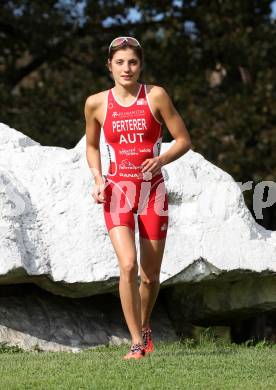 Triathlon. Laufen, Schwimmen, Radfahren. Lisa Perterer. 
Klagenfurt, 22.9.2011.
Foto: Kuess
---
pressefotos, pressefotografie, kuess, qs, qspictures, sport, bild, bilder, bilddatenbank