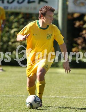 Fussball Unterliga Ost. DSG Dele Zell gegen Landskron. Dino Kunic (Landskron). Zell, 2.10.2011.
Foto: Kuess
---
pressefotos, pressefotografie, kuess, qs, qspictures, sport, bild, bilder, bilddatenbank