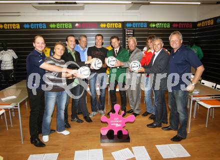 Errea Sport Talk. Christian Rosenzopf, Gerald Jarnig, Igor Ogris (SAK), Josef Joe Laibacher (ATSC Wildcats), Adi Preschern,Buergermeister Christian Scheider, Reinhard Tellian, Juergen Knopper (Rugby), Juergen Pfeiler, Willibald Schellander. Klagenfurt, am 3.10.2011. 
Foto: Kuess  
---
pressefotos, pressefotografie, kuess, qs, qspictures, sport, bild, bilder, bilddatenbank