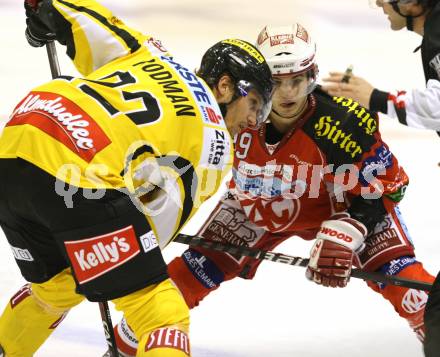 EBEL. Eishockey Bundesliga.  KAC gegen UPC Vienna Capitals. HERBURGER Raphael (KAC), RODMAN Marcel (Caps). Klagenfurt, 7.10.2011.
Foto: Kuess 

---
pressefotos, pressefotografie, kuess, qs, qspictures, sport, bild, bilder, bilddatenbank