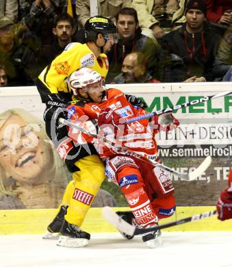 EBEL. Eishockey Bundesliga.  KAC gegen UPC Vienna Capitals. KOCH Thomas (KAC), ORAZE Martin (Caps). Klagenfurt, 7.10.2011.
Foto: Kuess 

---
pressefotos, pressefotografie, kuess, qs, qspictures, sport, bild, bilder, bilddatenbank