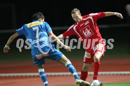 Fussball Regionalliga. VSV gegen GAK. Dejan Kecanovic, (VSV),  Patrick Durlacher  (GAK). Villach, 8.10.2011.
Foto: Kuess
---
pressefotos, pressefotografie, kuess, qs, qspictures, sport, bild, bilder, bilddatenbank