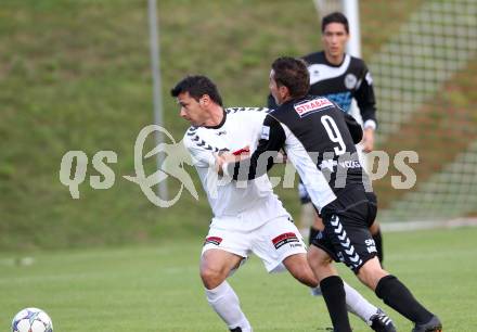 Fussball Kaerntner Liga. Feldkirchen gegen Spittal. Auron Miloti, (Feldkirchen), Jozef Andrej (Spittal). Feldkirchen, 8.10.2011.
Foto: Kuess
---
pressefotos, pressefotografie, kuess, qs, qspictures, sport, bild, bilder, bilddatenbank