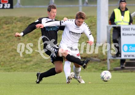 Fussball Kaerntner Liga. Feldkirchen gegen Spittal. Sebastian Schmid, (Feldkirchen), Claus Neidhardt (Spittal). Feldkirchen, 8.10.2011.
Foto: Kuess
---
pressefotos, pressefotografie, kuess, qs, qspictures, sport, bild, bilder, bilddatenbank