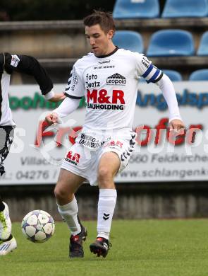 Fussball Kaerntner Liga. Feldkirchen gegen Spittal. Mathias Regal (Feldkirchen). Feldkirchen, 8.10.2011.
Foto: Kuess
---
pressefotos, pressefotografie, kuess, qs, qspictures, sport, bild, bilder, bilddatenbank