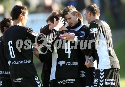 Fussball Kaerntner Liga. Feldkirchen gegen Spittal. Torjube Spittal. Feldkirchen, 8.10.2011.
Foto: Kuess
---
pressefotos, pressefotografie, kuess, qs, qspictures, sport, bild, bilder, bilddatenbank