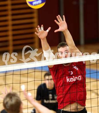 Volleyball. VBK Woerthersee Loewen gegen BLH - Amstetten. Adler Matthew. Klagenfurt, 8.10.2011.
Foto: kuess
---
pressefotos, pressefotografie, kuess, qs, qspictures, sport, bild, bilder, bilddatenbank