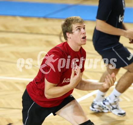 Volleyball. VBK Woerthersee Loewen gegen BLH - Amstetten. Joel Miller. Klagenfurt, 8.10.2011.
Foto: kuess
---
pressefotos, pressefotografie, kuess, qs, qspictures, sport, bild, bilder, bilddatenbank