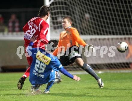 Fussball Regionalliga. VSV gegen GAK. Patrick Striednig, Patrick Boeck,  (VSV), 0:2 durch Roland Kollmann (GAK). Villach, 8.10.2011.
Foto: Kuess
---
pressefotos, pressefotografie, kuess, qs, qspictures, sport, bild, bilder, bilddatenbank