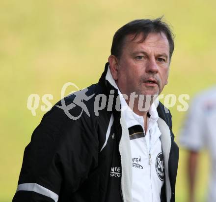Fussball Kaerntner Liga. Feldkirchen gegen Spittal. Trainer Oswald Wolfgang (Spittal). Feldkirchen, 8.10.2011.
Foto: Kuess
---
pressefotos, pressefotografie, kuess, qs, qspictures, sport, bild, bilder, bilddatenbank