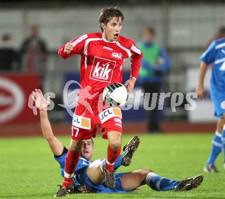 Fussball Regionalliga. VSV gegen GAK.  Darko Djukic, (VSV), Stefan Nutz  (GAK). Villach, 8.10.2011.
Foto: Kuess
---
pressefotos, pressefotografie, kuess, qs, qspictures, sport, bild, bilder, bilddatenbank