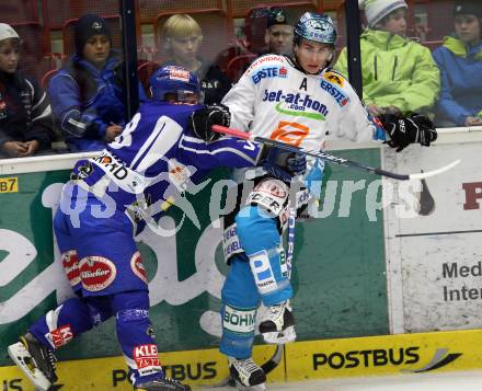 EBEL. Eishockey Bundesliga. EC Rekord Fenster VSV gegen EHC LIWEST Linz. Roland Kaspitz,  (VSV), Daniel Oberkofler (Linz). Villach, am 7.10.2011.
Foto: Kuess 


---
pressefotos, pressefotografie, kuess, qs, qspictures, sport, bild, bilder, bilddatenbank