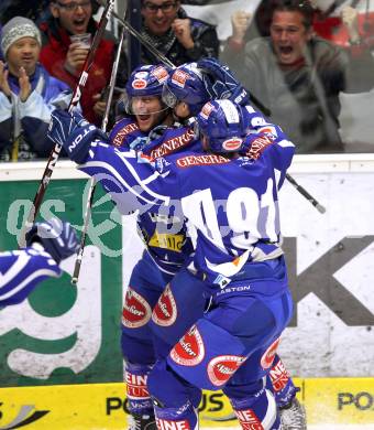 EBEL. Eishockey Bundesliga. EC Rekord Fenster VSV gegen EHC LIWEST Linz. Torjubel Christof Martinz (VSV). Villach, am 7.10.2011.
Foto: Kuess 


---
pressefotos, pressefotografie, kuess, qs, qspictures, sport, bild, bilder, bilddatenbank