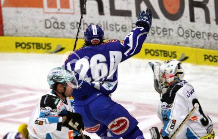EBEL. Eishockey Bundesliga. EC Rekord Fenster VSV gegen EHC LIWEST Linz. Torjubel Christof Martinz (VSV). Villach, am 7.10.2011.
Foto: Kuess 


---
pressefotos, pressefotografie, kuess, qs, qspictures, sport, bild, bilder, bilddatenbank