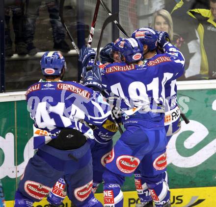 EBEL. Eishockey Bundesliga. EC Rekord Fenster VSV gegen EHC LIWEST Linz. Torjubel Christof Martinz (VSV). Villach, am 7.10.2011.
Foto: Kuess 


---
pressefotos, pressefotografie, kuess, qs, qspictures, sport, bild, bilder, bilddatenbank