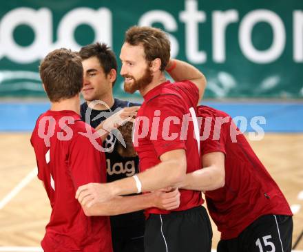 Volleyball. VBK Woerthersee Loewen gegen BLH - Amstetten. Jubel VBK. Klagenfurt, 8.10.2011.
Foto: kuess
---
pressefotos, pressefotografie, kuess, qs, qspictures, sport, bild, bilder, bilddatenbank