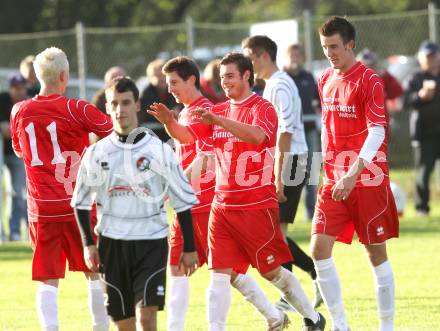 Fussball 1. KLasse C. Woelfnitz gegen HSV.  Torjubel Woelfnitz. Woelfnitz, 8.10.2011.
Foto: Kuess
---
pressefotos, pressefotografie, kuess, qs, qspictures, sport, bild, bilder, bilddatenbank