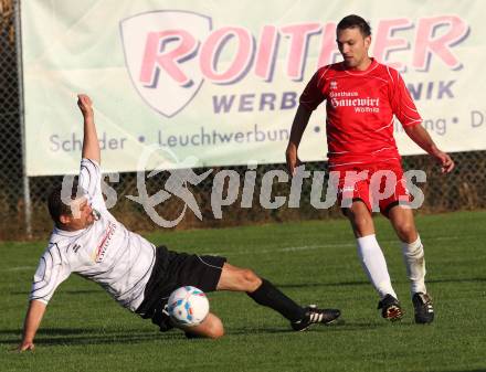 Fussball 1. KLasse C. Woelfnitz gegen HSV. Guido Lambacher,  (Woelfnitz), Puschl Schliefnig Stefan (HSV). Woelfnitz, 8.10.2011.
Foto: Kuess
---
pressefotos, pressefotografie, kuess, qs, qspictures, sport, bild, bilder, bilddatenbank