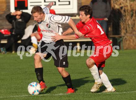 Fussball 1. KLasse C. Woelfnitz gegen HSV. Karl Schweighofer, (Woelfnitz), Julian Koschak (HSV). Woelfnitz, 8.10.2011.
Foto: Kuess
---
pressefotos, pressefotografie, kuess, qs, qspictures, sport, bild, bilder, bilddatenbank