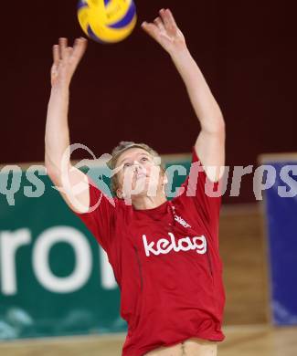 Volleyball Bundesliga. VBK Woerthersee Loewen gegen SK Posojilnica Aich/Dob. Jeff Zornig (VBK). Klagenfurt, 12.10.2011.
Foto. Kuess
---
pressefotos, pressefotografie, kuess, qs, qspictures, sport, bild, bilder, bilddatenbank