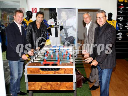 Fussball. Regionalliga. Pressekonferenz. Derby Austria Klagenfurt gegen VSV. Dietmar Thuller, Heimo Vorderegger, Peter Hrstic, Guenther Kronsteiner (VSV). Klagenfurt, 13. 10.2011.
Foto: Kuess
---
pressefotos, pressefotografie, kuess, qs, qspictures, sport, bild, bilder, bilddatenbank