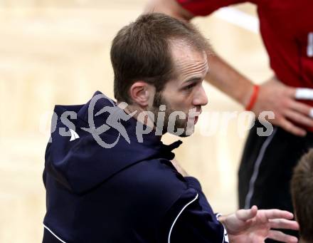 Volleyball Bundesliga. VBK Woerthersee Loewen gegen SK Posojilnica Aich/Dob. Trainer Hansi Huber (VBK). Klagenfurt, 12.10.2011.
Foto. Kuess
---
pressefotos, pressefotografie, kuess, qs, qspictures, sport, bild, bilder, bilddatenbank