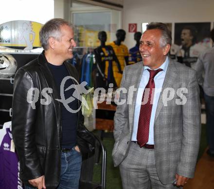 Fussball. Regionalliga. Pressekonferenz. Derby Austria Klagenfurt gegen VSV. Matthias Dollinger sen. (Austria Klagenfurt), Egon Putzi. Klagenfurt, 13. 10.2011.
Foto: Kuess
---
pressefotos, pressefotografie, kuess, qs, qspictures, sport, bild, bilder, bilddatenbank