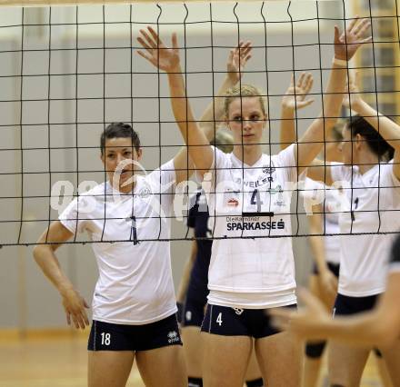 Volleyball Bundesliga. AVL. ATSC Wildcats gegen UVC Graz. Emmy Blouin, Sabrina Mueller (Wildcats). Klagenfurt, 12.10.2011.
Foto: Kuess
---
pressefotos, pressefotografie, kuess, qs, qspictures, sport, bild, bilder, bilddatenbank