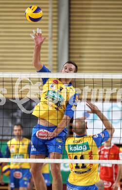 Volleyball Bundesliga. VBK Woerthersee Loewen gegen SK Posojilnica Aich/Dob. HRUSKA Michal (Aich/Dob). Klagenfurt, 12.10.2011.
Foto. Kuess
---
pressefotos, pressefotografie, kuess, qs, qspictures, sport, bild, bilder, bilddatenbank