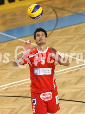 Volleyball Bundesliga. VBK Woerthersee Loewen gegen SK Posojilnica Aich/Dob. IVARTNIK Jure (Aich/Dob). Klagenfurt, 12.10.2011.
Foto. Kuess
---
pressefotos, pressefotografie, kuess, qs, qspictures, sport, bild, bilder, bilddatenbank