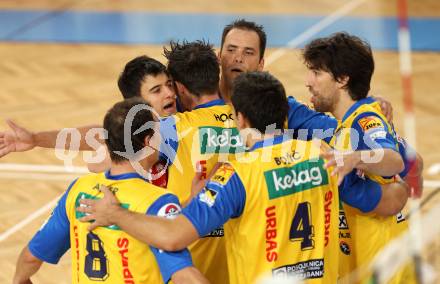 Volleyball Bundesliga. VBK Woerthersee Loewen gegen SK Posojilnica Aich/Dob. Jubel (Aich/Dob). Klagenfurt, 12.10.2011.
Foto. Kuess
---
pressefotos, pressefotografie, kuess, qs, qspictures, sport, bild, bilder, bilddatenbank