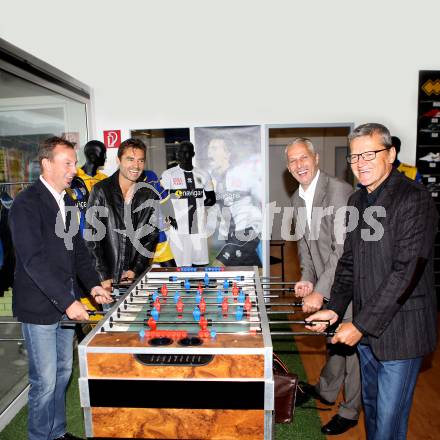 Fussball. Regionalliga. Pressekonferenz. Derby Austria Klagenfurt gegen VSV. Dietmar Thuller, Heimo Vorderegger, Peter Hrstic, Guenther Kronsteiner (VSV). Klagenfurt, 13. 10.2011.
Foto: Kuess
---
pressefotos, pressefotografie, kuess, qs, qspictures, sport, bild, bilder, bilddatenbank