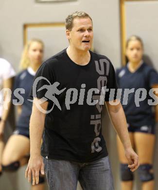 Volleyball Bundesliga. AVL. ATSC Wildcats gegen UVC Graz. Trainer Joze Casar (Wildcats). Klagenfurt, 12.10.2011.
Foto: Kuess
---
pressefotos, pressefotografie, kuess, qs, qspictures, sport, bild, bilder, bilddatenbank