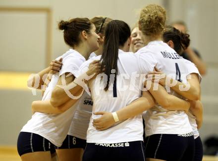 Volleyball Bundesliga. AVL. ATSC Wildcats gegen UVC Graz. Jubel (Wildcats). Klagenfurt, 12.10.2011.
Foto: Kuess
---
pressefotos, pressefotografie, kuess, qs, qspictures, sport, bild, bilder, bilddatenbank