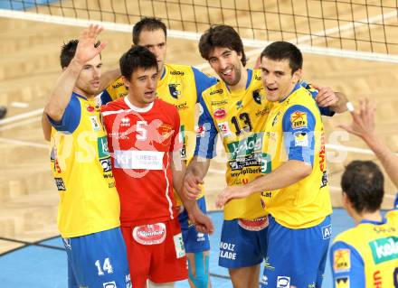 Volleyball Bundesliga. VBK Woerthersee Loewen gegen SK Posojilnica Aich/Dob. jubel (Aich/Dob). Klagenfurt, 12.10.2011.
Foto. Kuess
---
pressefotos, pressefotografie, kuess, qs, qspictures, sport, bild, bilder, bilddatenbank