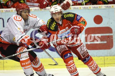 EBEL. Eishockey Bundesliga. KAC gegen HK Acroni Jesenice. Dieter Kalt (KAC), Martin Tuma (Jesenice). Klagenfurt, am 14.10.2011.
Foto: Kuess

---
pressefotos, pressefotografie, kuess, qs, qspictures, sport, bild, bilder, bilddatenbank