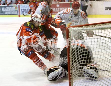 EBEL. Eishockey Bundesliga. KAC gegen HK Acroni Jesenice. Gregor Hager,  (KAC), Michal Fikrt, Jaka Ankerst (Jesenice). Klagenfurt, am 14.10.2011.
Foto: Kuess

---
pressefotos, pressefotografie, kuess, qs, qspictures, sport, bild, bilder, bilddatenbank