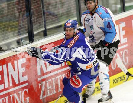 EBEL. Eishockey Bundesliga. EC Rekord Fenster VSV gegen SAPA Fehervar AV19. RAZINGAR Tomaz (VSV), HORVATH Andras (Alba Volan). Villach, am 14.10.2011.
Foto: Kuess 


---
pressefotos, pressefotografie, kuess, qs, qspictures, sport, bild, bilder, bilddatenbank