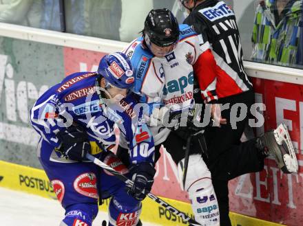 EBEL. Eishockey Bundesliga. EC Rekord Fenster VSV gegen SAPA Fehervar AV19. DAMON Derek  (VSV), SIKORCIN Ladislav (Alba Volan). Villach, am 14.10.2011.
Foto: Kuess 


---
pressefotos, pressefotografie, kuess, qs, qspictures, sport, bild, bilder, bilddatenbank