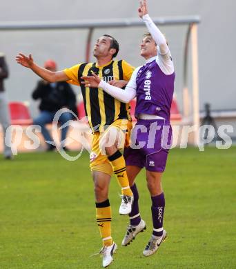 Fussball Regionalliga. SK Austria Klagenfurt gegen VSV. Peter Pucker (Klagenfurt), Christian Prawda (VSV). Klagenfurt, am 15.10.2011.
Foto: Kuess
---
pressefotos, pressefotografie, kuess, qs, qspictures, sport, bild, bilder, bilddatenbank