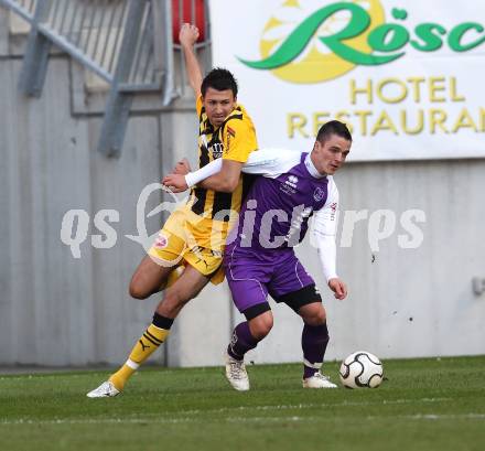 Fussball Regionalliga. SK Austria Klagenfurt gegen VSV. Martin Salentinig (Austria), Dejan Kecanovic (VSV). Klagenfurt, am 15.10.2011.
Foto: Kuess
---
pressefotos, pressefotografie, kuess, qs, qspictures, sport, bild, bilder, bilddatenbank